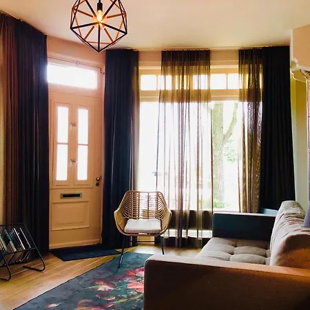 Bed & Breakfast Montelbaans *